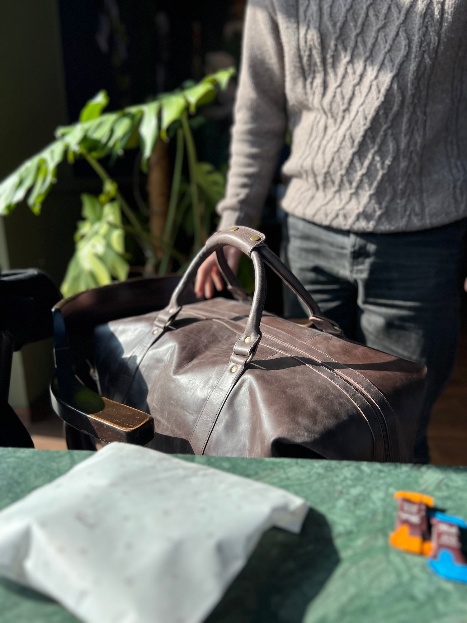 Die Beste Leder Reisetasche in Aktion