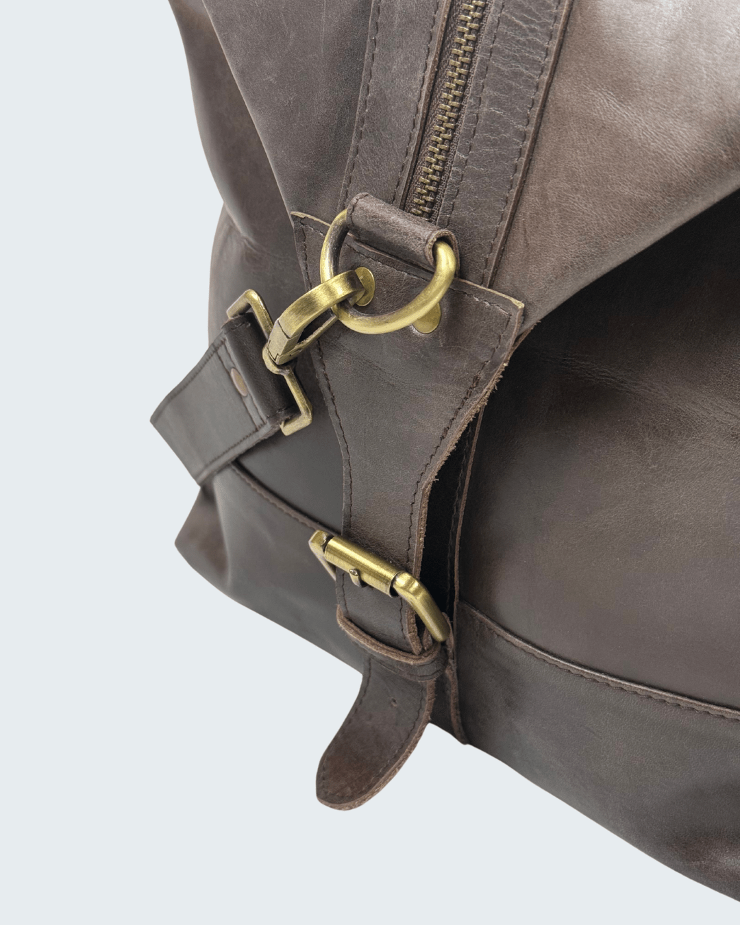 Edle Reisetasche von nahem mit kleinen Details